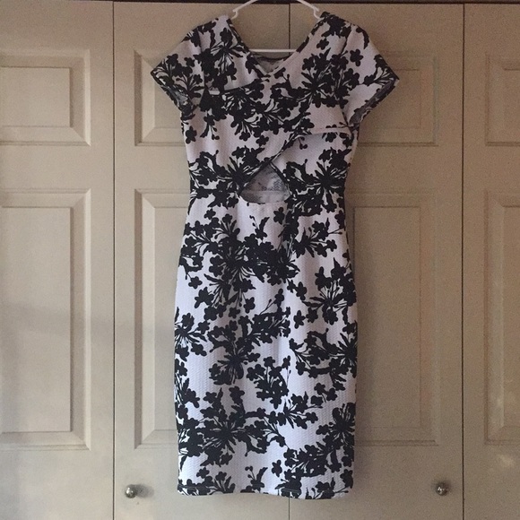 Midi dress - Picture 2 of 3